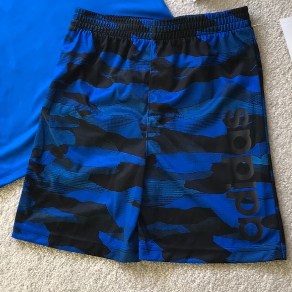 ADIDAS BOYS SIZE 4 MATCHING TWO PIECE SET - Picture 3 of 6